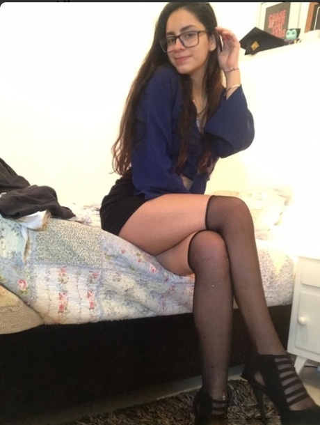 thick thigh goth girl sexy naked pic