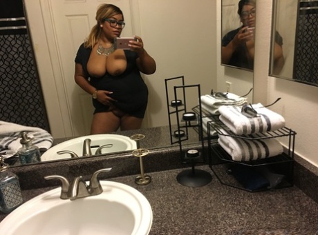 fat ass selfie erotic img